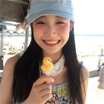 蕾拉封面